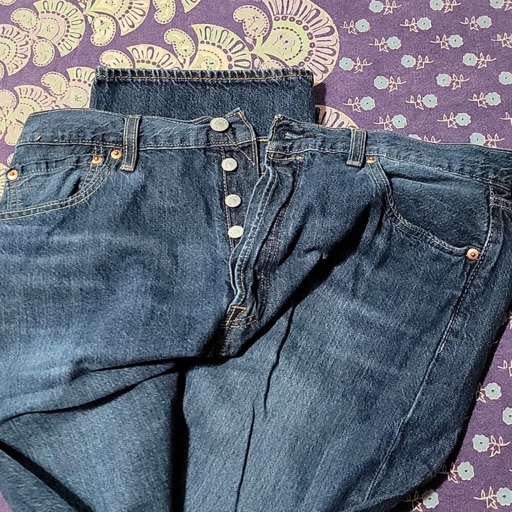 501 Levis - Picture 3 of 6